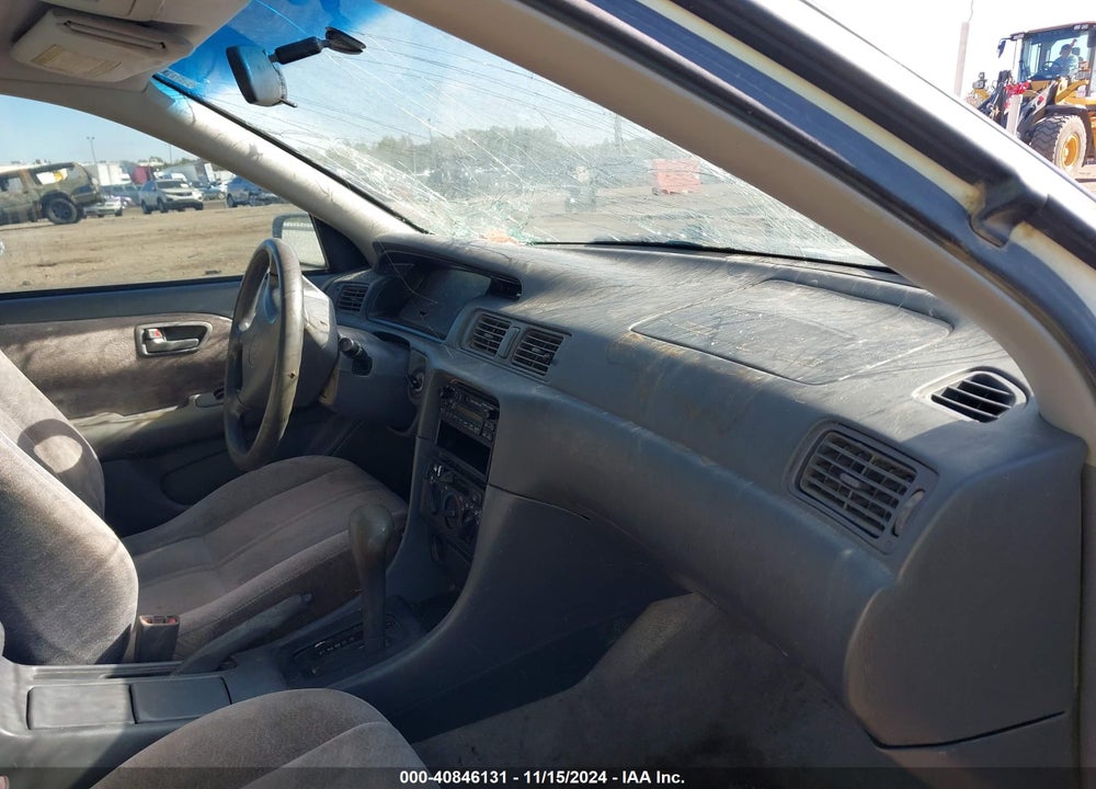 1999 TOYOTA CAMRY LE VIN: JT2BG22KXX0311713