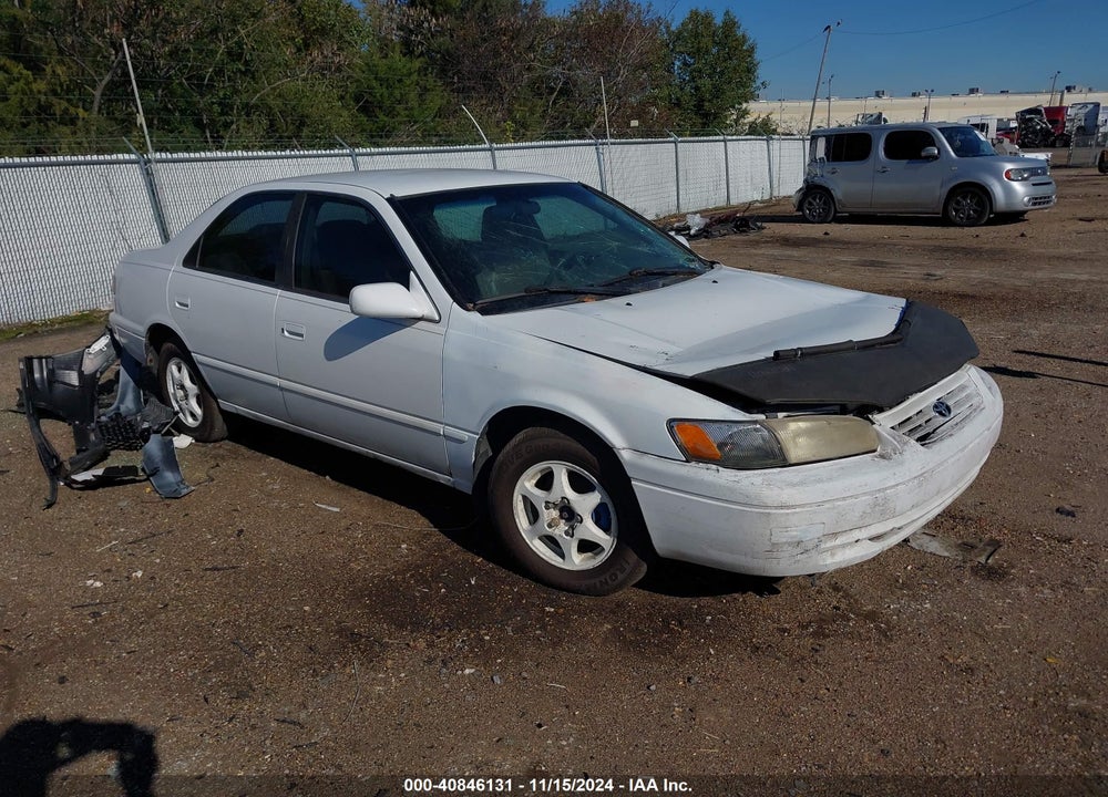 1999 TOYOTA CAMRY LE VIN: JT2BG22KXX0311713