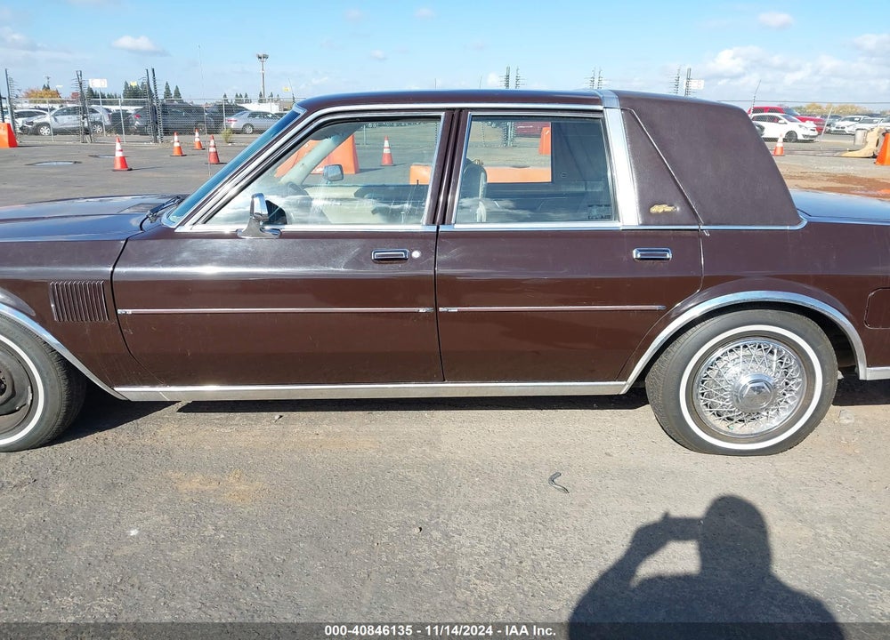 1983 CHRYSLER NEW YORKER FIFTH AVENUE VIN: 2C3BF66PXDR238002