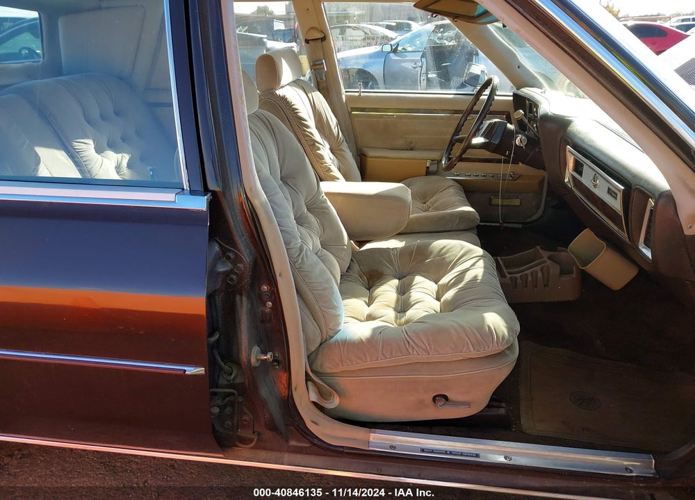 1983 CHRYSLER NEW YORKER FIFTH AVENUE VIN: 2C3BF66PXDR238002