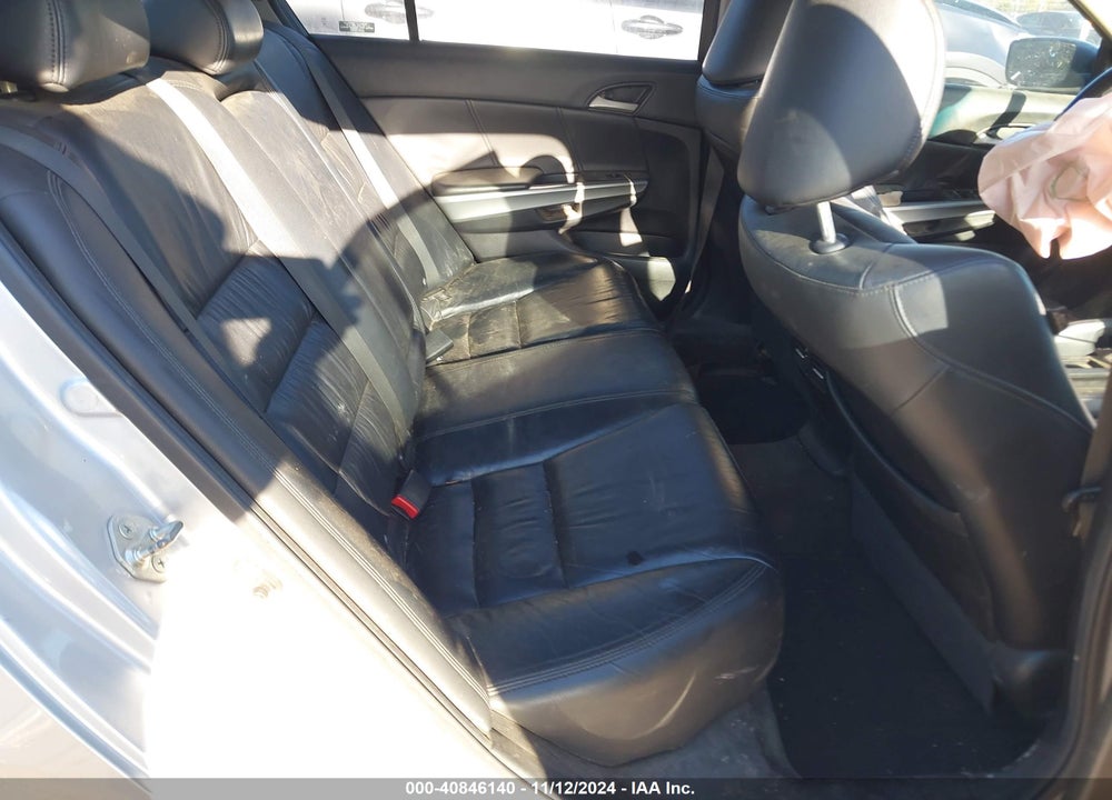 2010 HONDA ACCORD 2.4 EX-L VIN: 1HGCP2F80AA092595