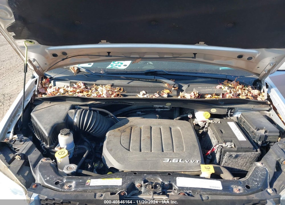2011 DODGE GRAND CARAVAN CREW VIN: 2D4RN5DG7BR770768