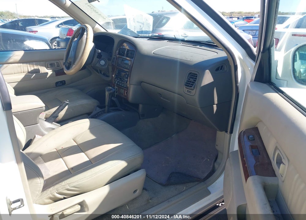 2000 INFINITI QX4 VIN: JNRAR07Y3YW084586