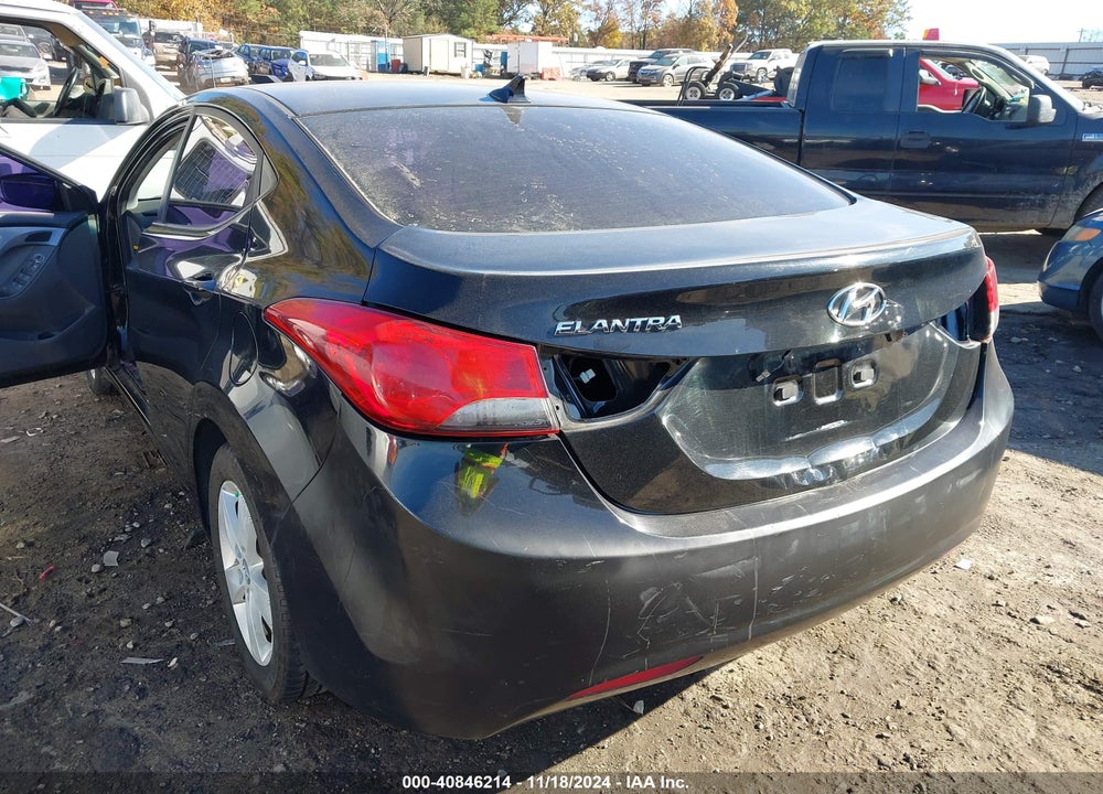 2011 HYUNDAI ELANTRA VIN: 5NPDH4AE6BH010954