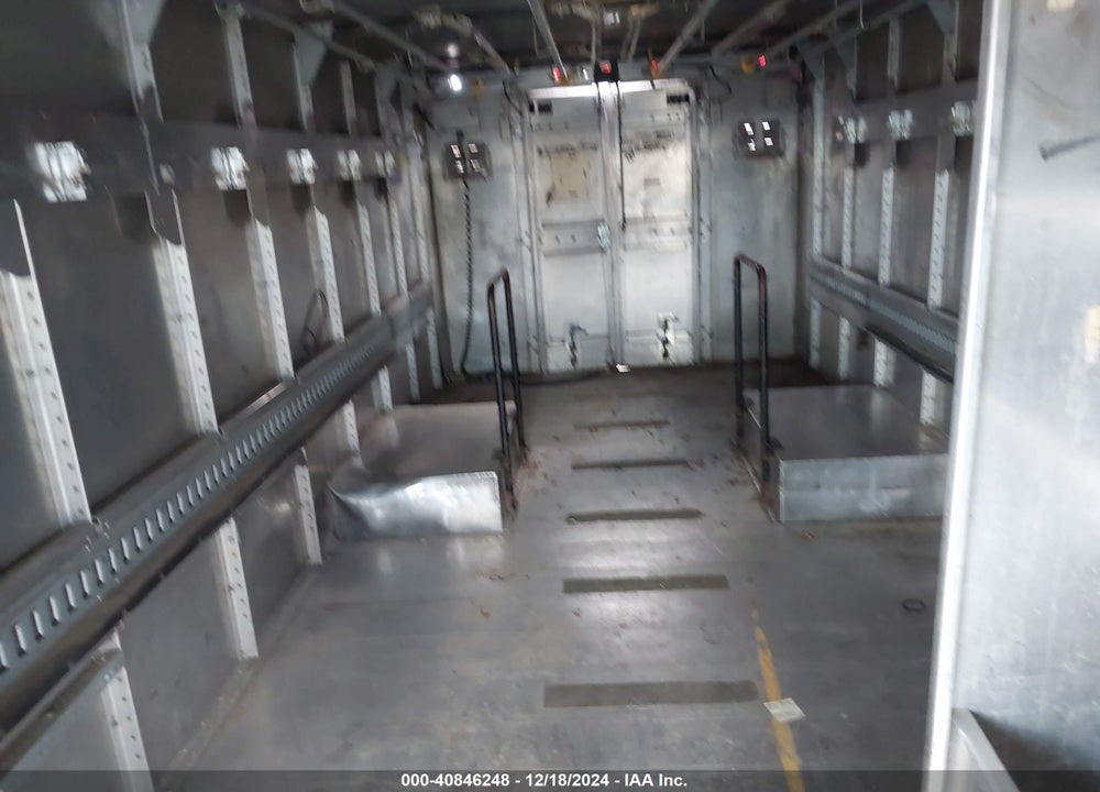 2009 FREIGHTLINER CHASSIS M LINE WALK-IN VAN VIN: 4UZAANDU99CAM3466