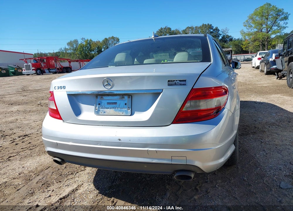 2011 MERCEDES-BENZ C 300 LUXURY/SPORT VIN: WDDGF5EB7BR147215