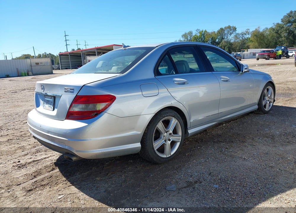 2011 MERCEDES-BENZ C 300 LUXURY/SPORT VIN: WDDGF5EB7BR147215
