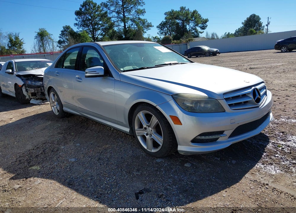 2011 MERCEDES-BENZ C 300 LUXURY/SPORT VIN: WDDGF5EB7BR147215