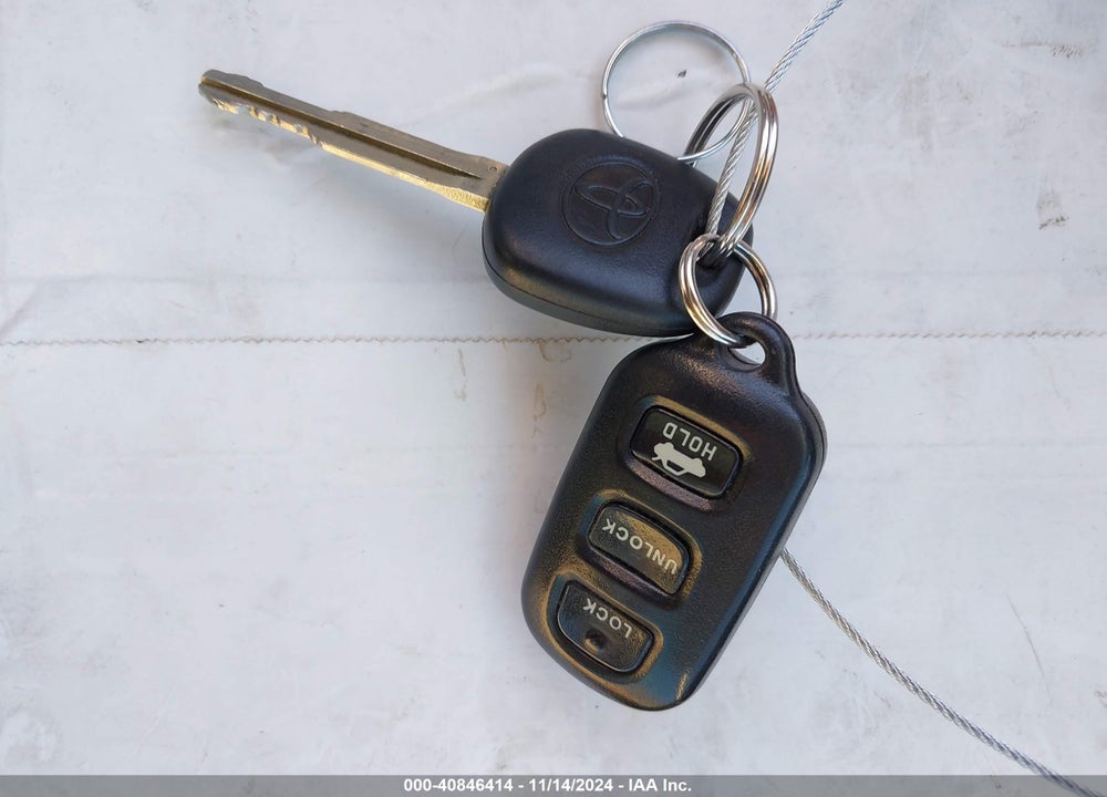 2006 TOYOTA CAMRY XLE VIN: 4T1BE32K86U735137