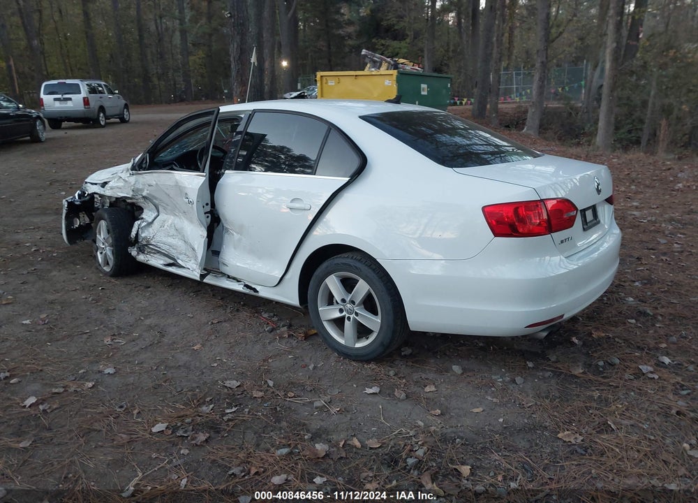 2014 VOLKSWAGEN JETTA 2.0L TDI VIN: 3VW3L7AJ5EM438986