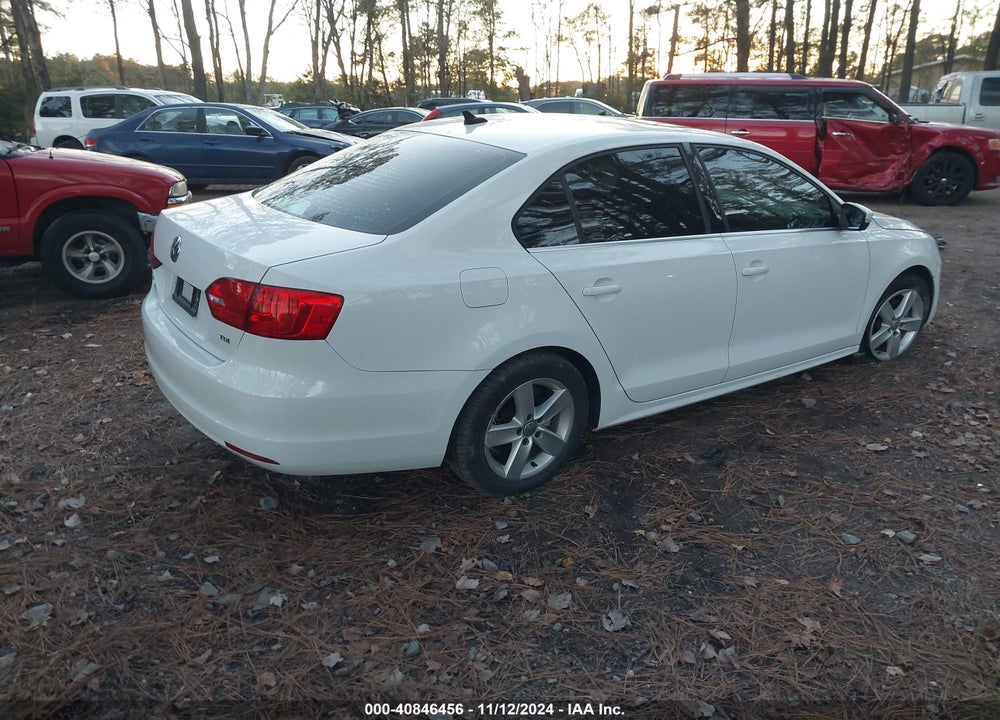 2014 VOLKSWAGEN JETTA 2.0L TDI VIN: 3VW3L7AJ5EM438986