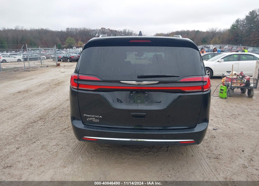 2021 CHRYSLER PACIFICA TOURING L VIN: 2C4RC1BG1MR528379