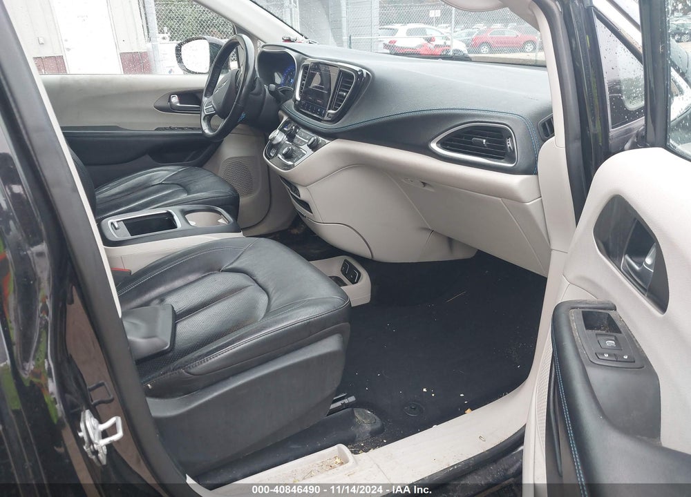 2021 CHRYSLER PACIFICA TOURING L VIN: 2C4RC1BG1MR528379