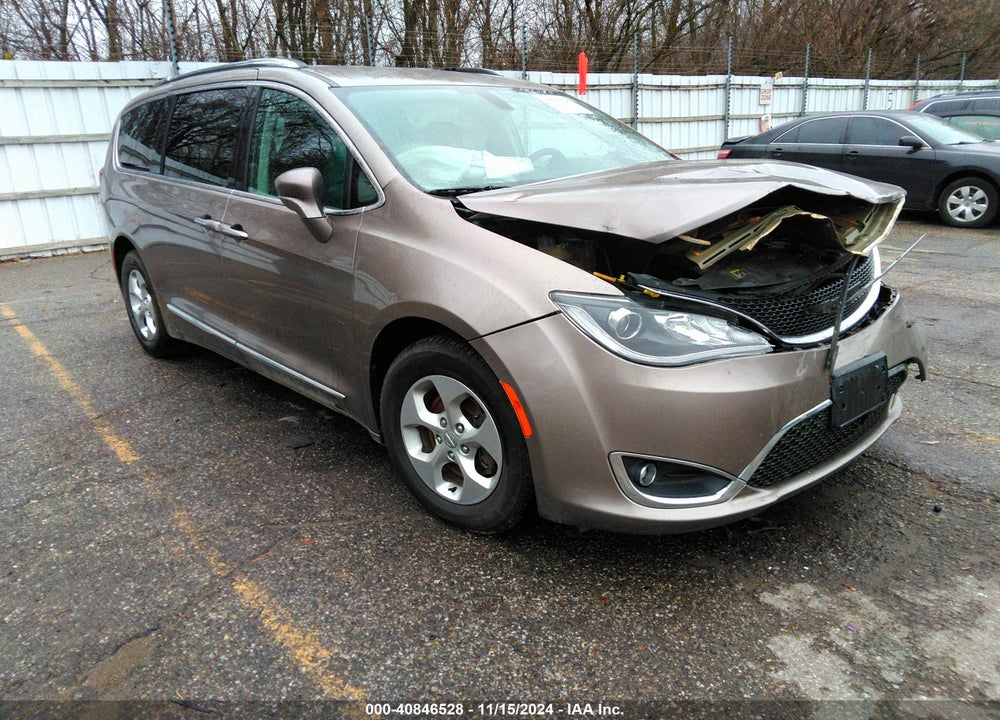 2017 CHRYSLER PACIFICA TOURING L PLUS VIN: 2C4RC1EG0HR643587