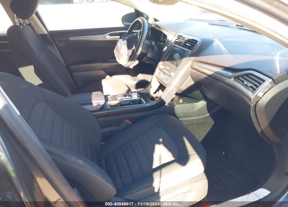 2020 FORD FUSION VIN: 3FA6P0HDXLR147885