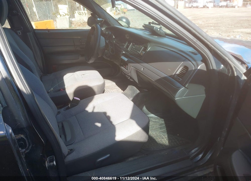 2011 FORD CROWN VICTORIA POLICE INTERCEPTOR VIN: 2FABP7BVXBX148270