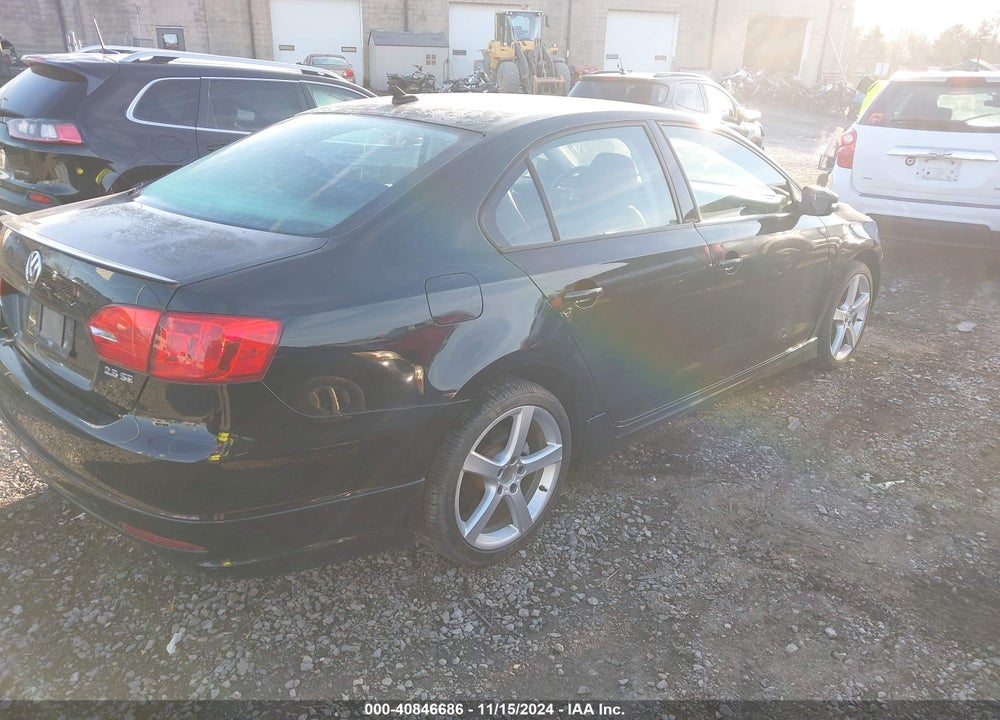 2012 VOLKSWAGEN JETTA 2.5L SE VIN: 3VWDP7AJ3CM360892