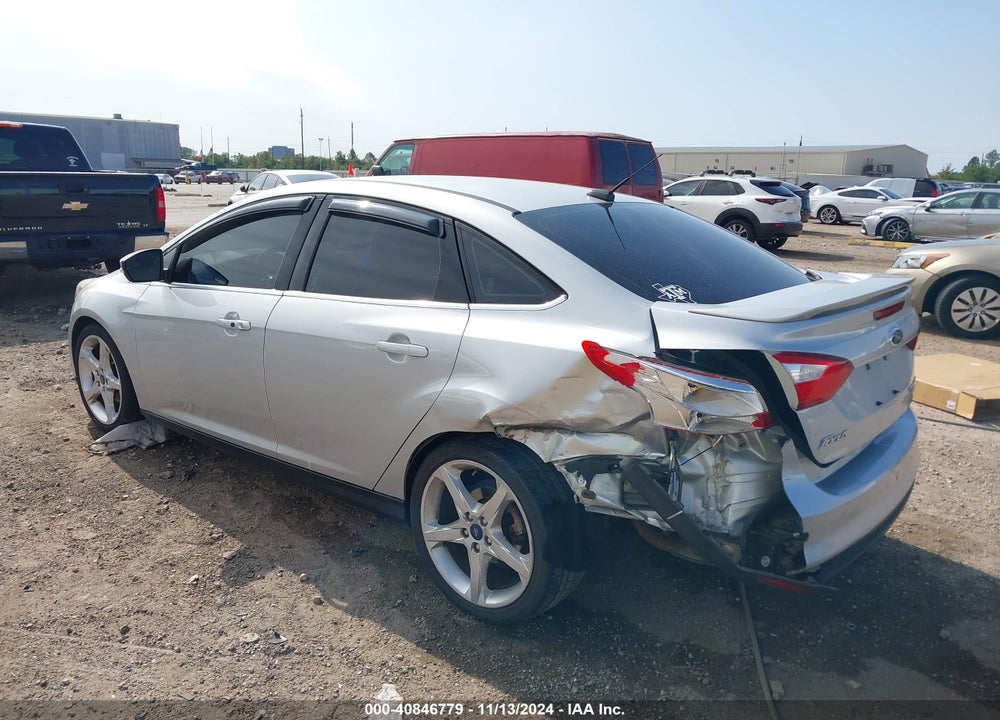 2014 FORD FOCUS TITANIUM VIN: 1FADP3J29EL240514