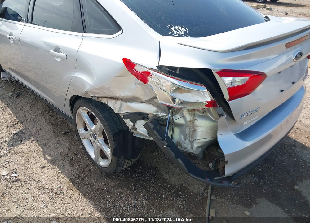 2014 FORD FOCUS TITANIUM VIN: 1FADP3J29EL240514