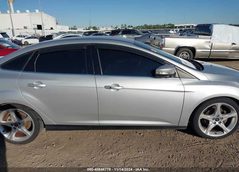 2014 FORD FOCUS TITANIUM VIN: 1FADP3J29EL240514
