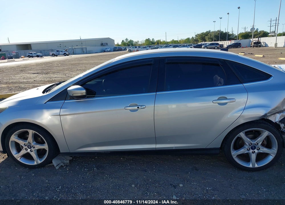 2014 FORD FOCUS TITANIUM VIN: 1FADP3J29EL240514