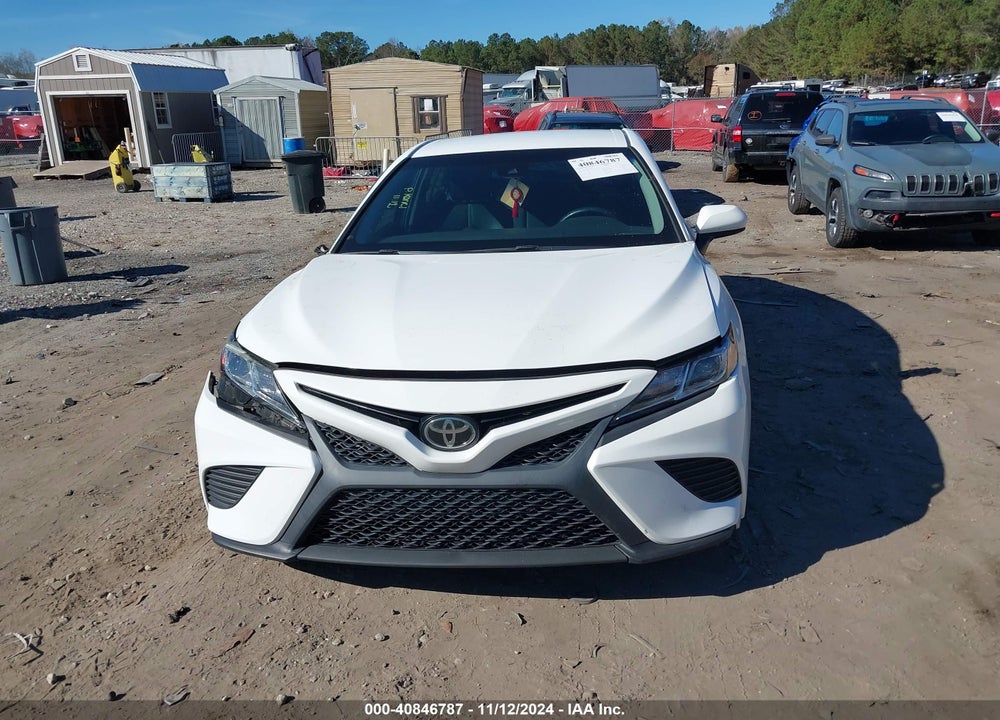 2018 TOYOTA CAMRY VIN: 4T1B11HK2JU636622