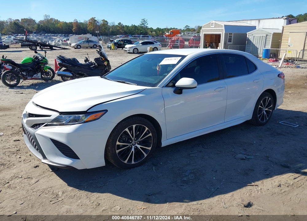 2018 TOYOTA CAMRY VIN: 4T1B11HK2JU636622