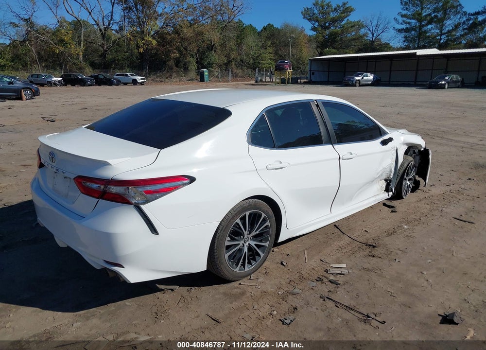 2018 TOYOTA CAMRY VIN: 4T1B11HK2JU636622