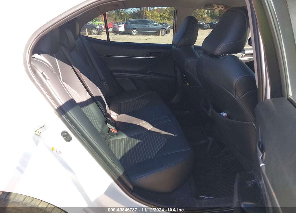 2018 TOYOTA CAMRY VIN: 4T1B11HK2JU636622