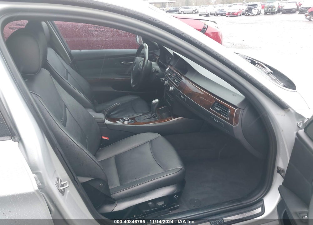 2011 BMW 328I XDRIVE VIN: WBAPK5G52BNN80393