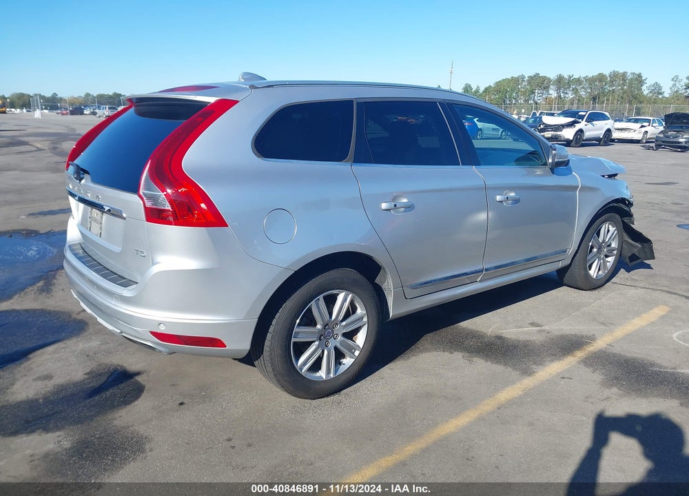 2017 VOLVO XC60 T5 INSCRIPTION VIN: YV440MDU6H2158989