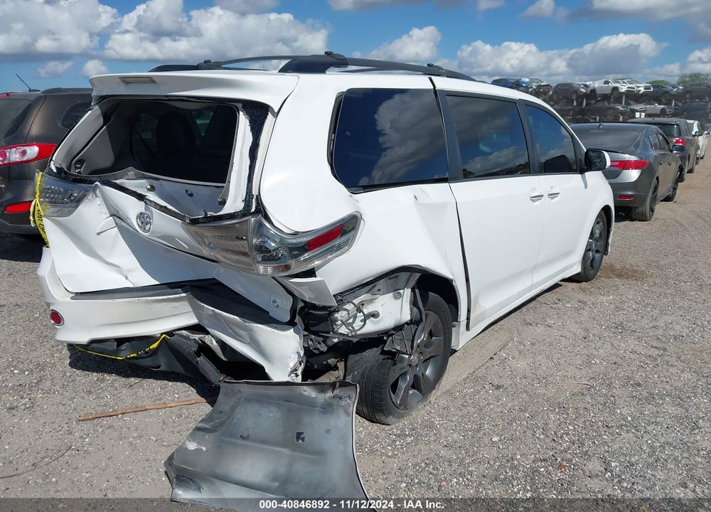 2016 TOYOTA SIENNA SE PREMIUM 8 PASSENGER VIN: 5TDXK3DC0GS730867