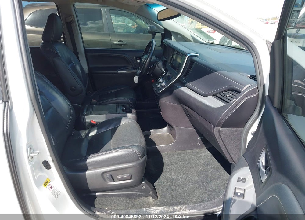 2016 TOYOTA SIENNA SE PREMIUM 8 PASSENGER VIN: 5TDXK3DC0GS730867