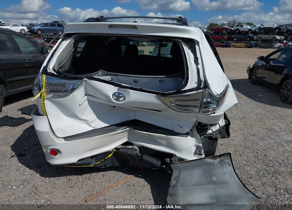 2016 TOYOTA SIENNA SE PREMIUM 8 PASSENGER VIN: 5TDXK3DC0GS730867