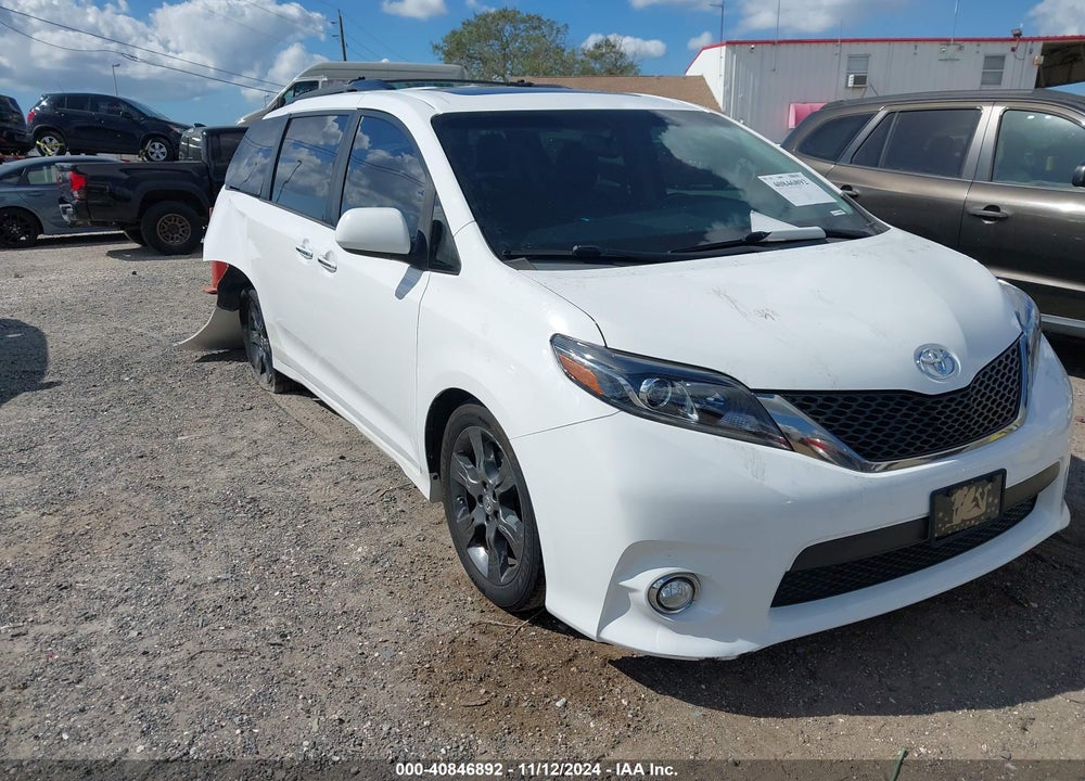 2016 TOYOTA SIENNA SE PREMIUM 8 PASSENGER VIN: 5TDXK3DC0GS730867