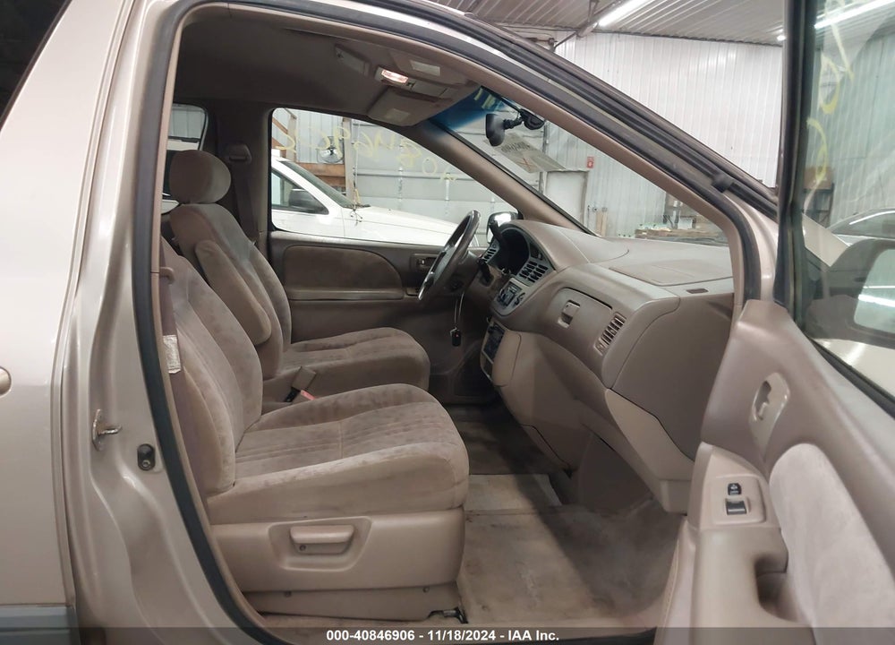 2002 TOYOTA SIENNA LE VIN: 4T3ZF13C22U429947