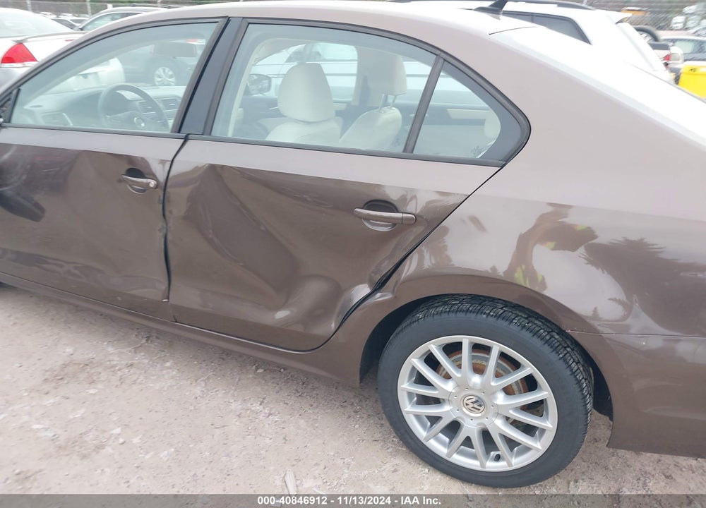 2011 VOLKSWAGEN JETTA 2.5L SE VIN: 3VWDZ7AJ6BM079596