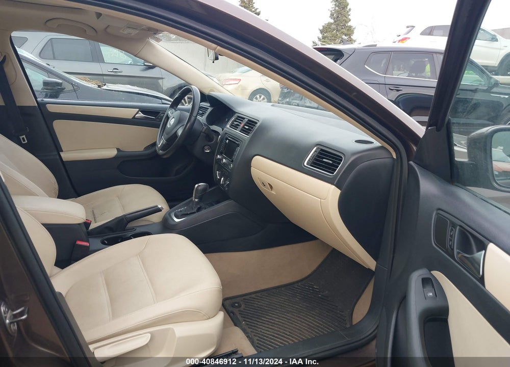 2011 VOLKSWAGEN JETTA 2.5L SE VIN: 3VWDZ7AJ6BM079596