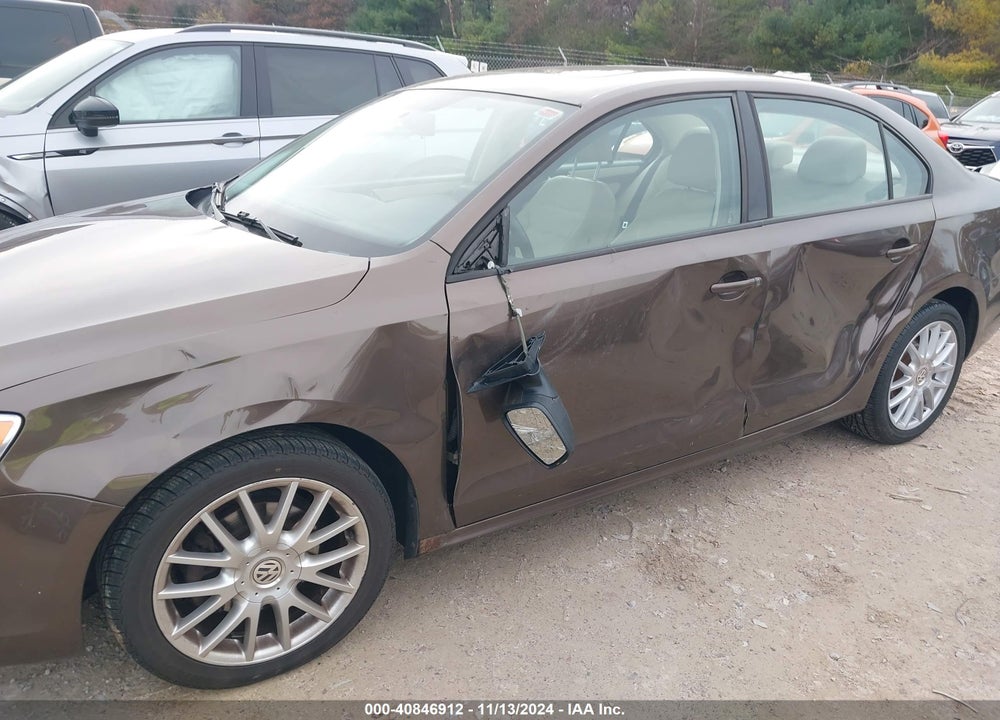 2011 VOLKSWAGEN JETTA 2.5L SE VIN: 3VWDZ7AJ6BM079596