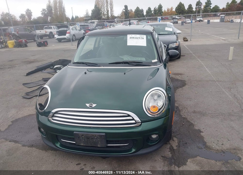 2011 MINI COOPER VIN: WMWSU3C57BT098397
