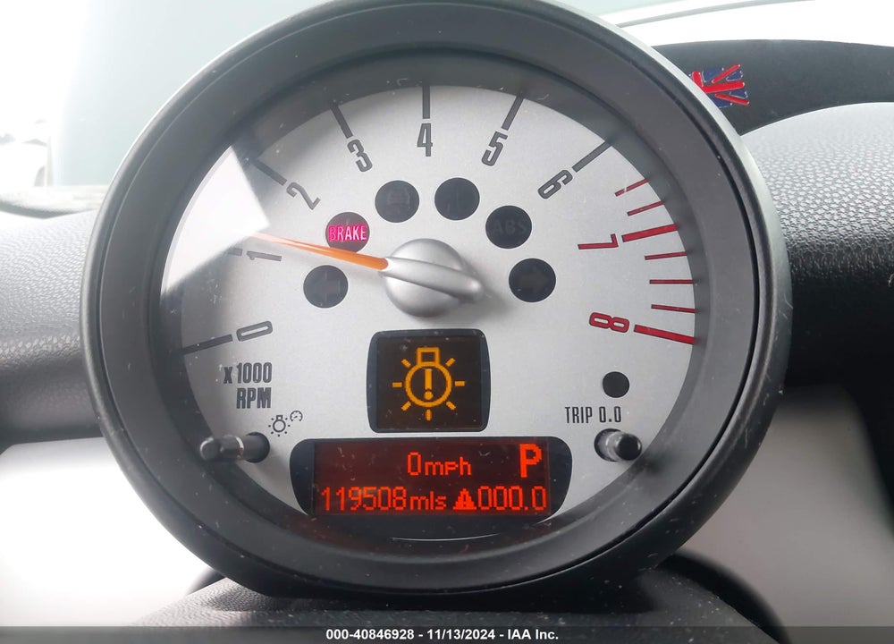 2011 MINI COOPER VIN: WMWSU3C57BT098397