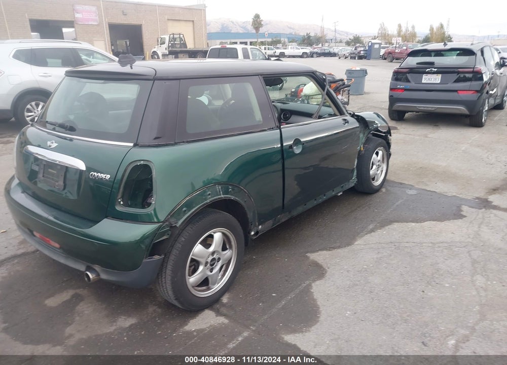 2011 MINI COOPER VIN: WMWSU3C57BT098397