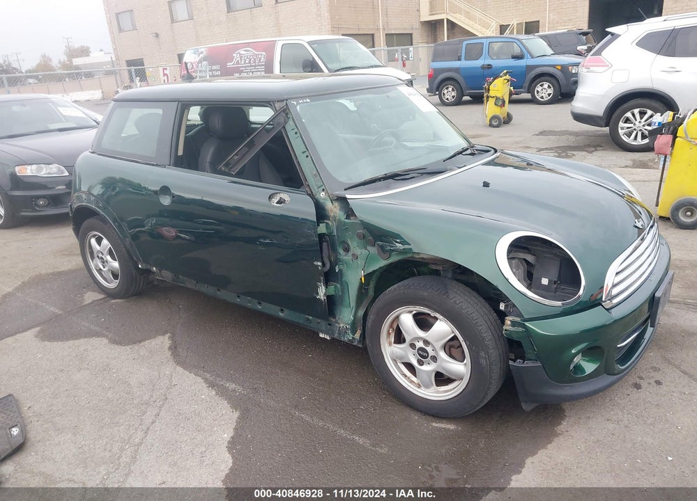 2011 MINI COOPER VIN: WMWSU3C57BT098397