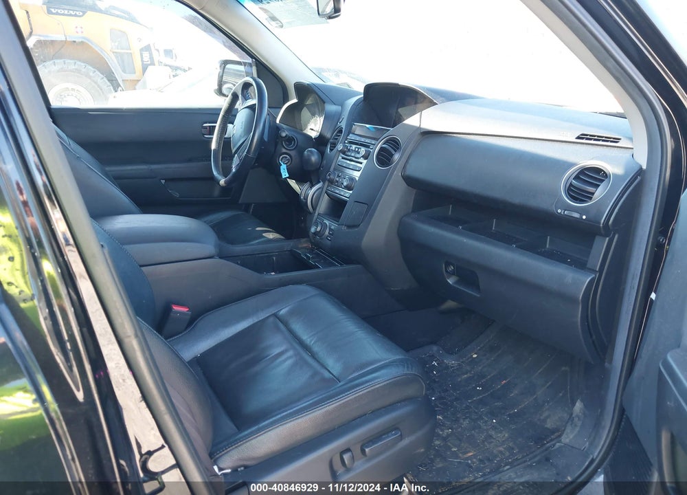 2012 HONDA PILOT TOURING VIN: 5FNYF4H99CB053510