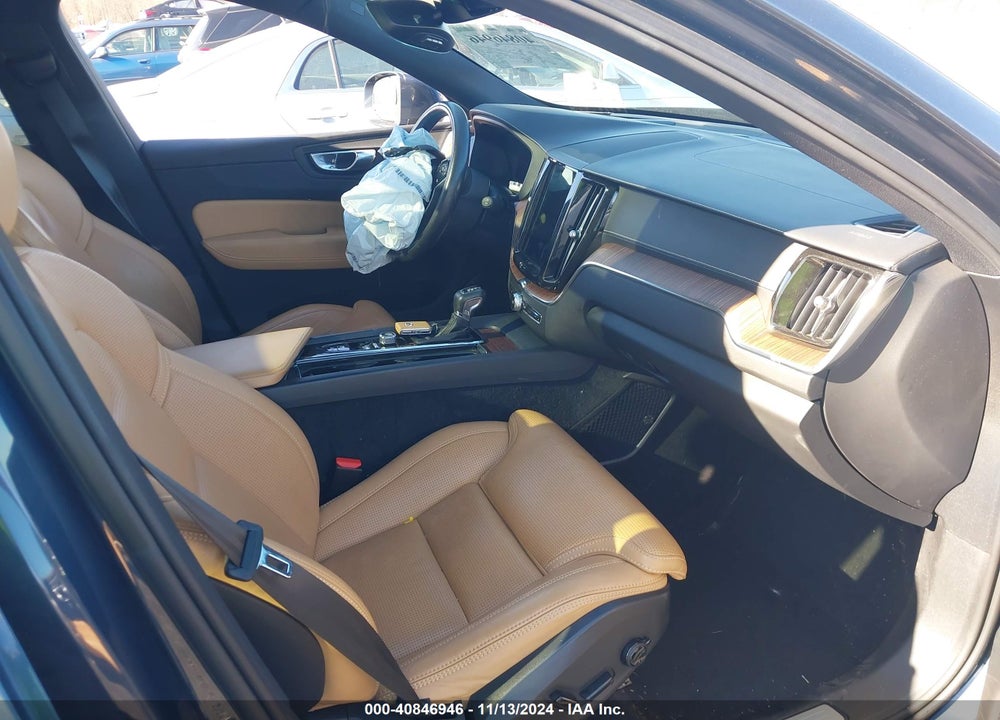 2018 VOLVO XC60 T6 INSCRIPTION VIN: YV4A22RL6J1013612
