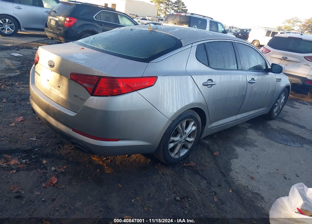 2011 KIA OPTIMA EX VIN: KNAGN4A73B5045925