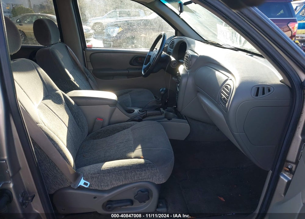 2002 CHEVROLET TRAILBLAZER LS VIN: 1GNDS13SX22524981