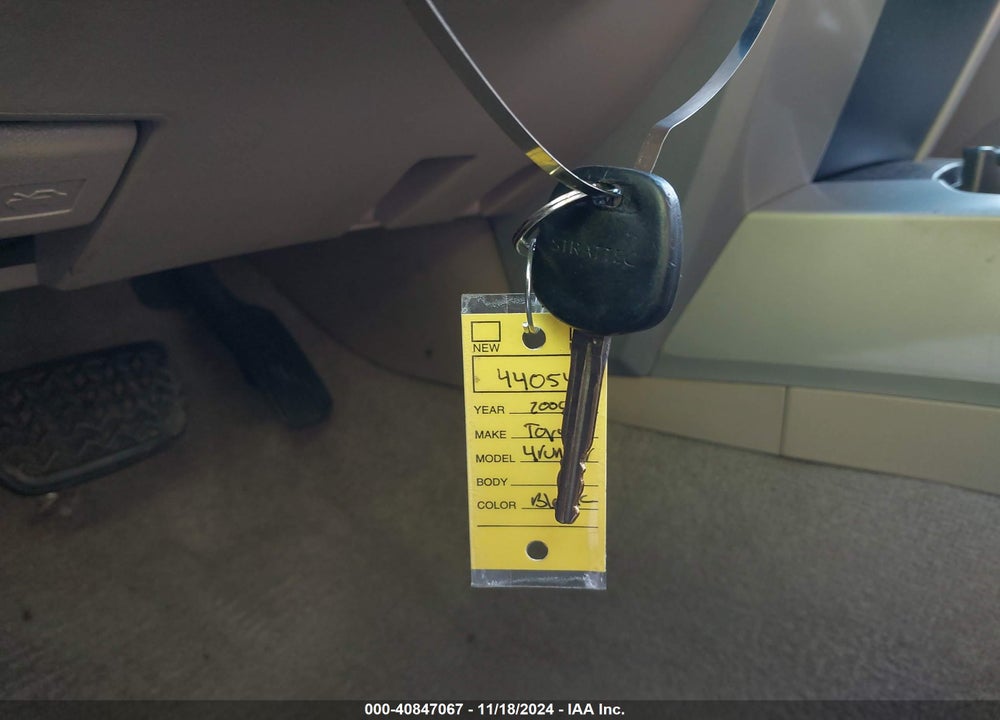 2006 TOYOTA 4RUNNER SR5 V8 VIN: JTEBT14R060061366
