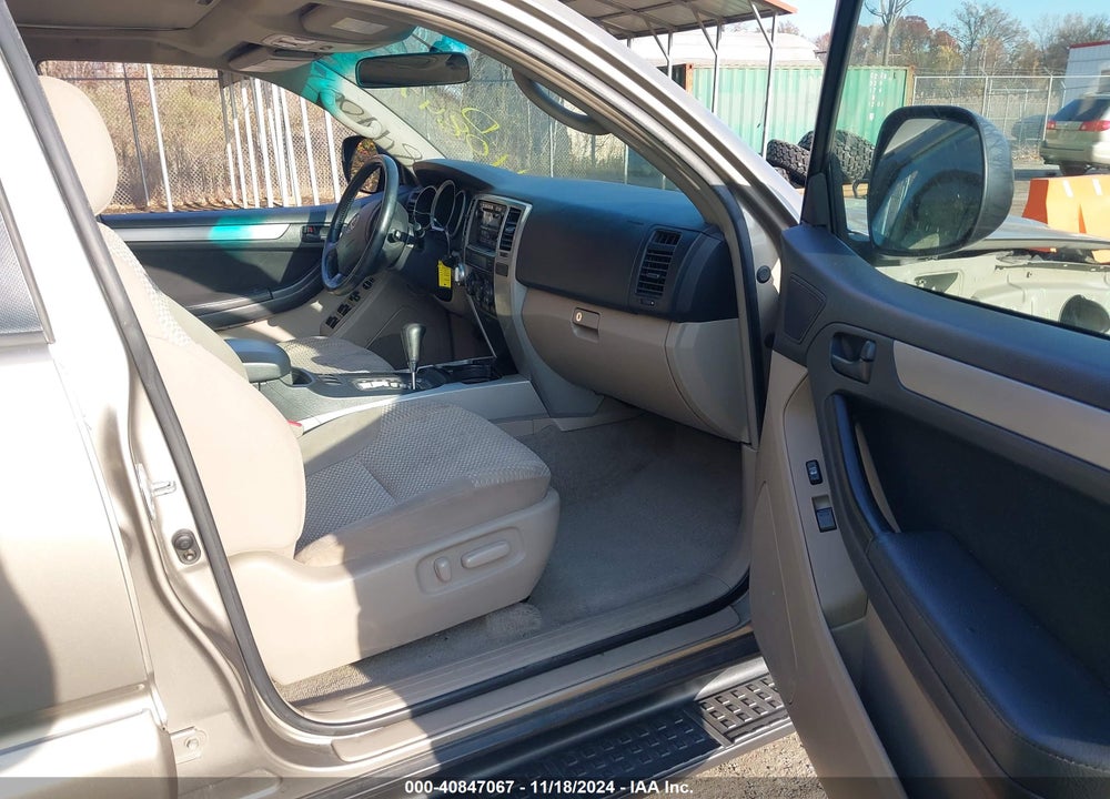 2006 TOYOTA 4RUNNER SR5 V8 VIN: JTEBT14R060061366