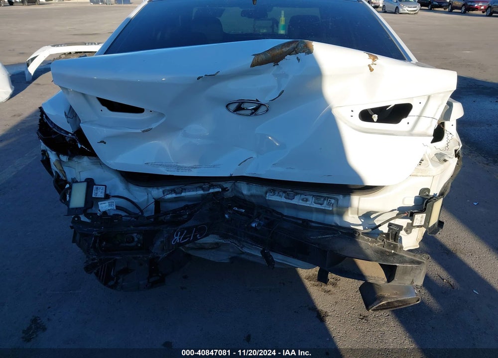 2019 HYUNDAI SONATA SEL VIN: 5NPE34AF4KH770196